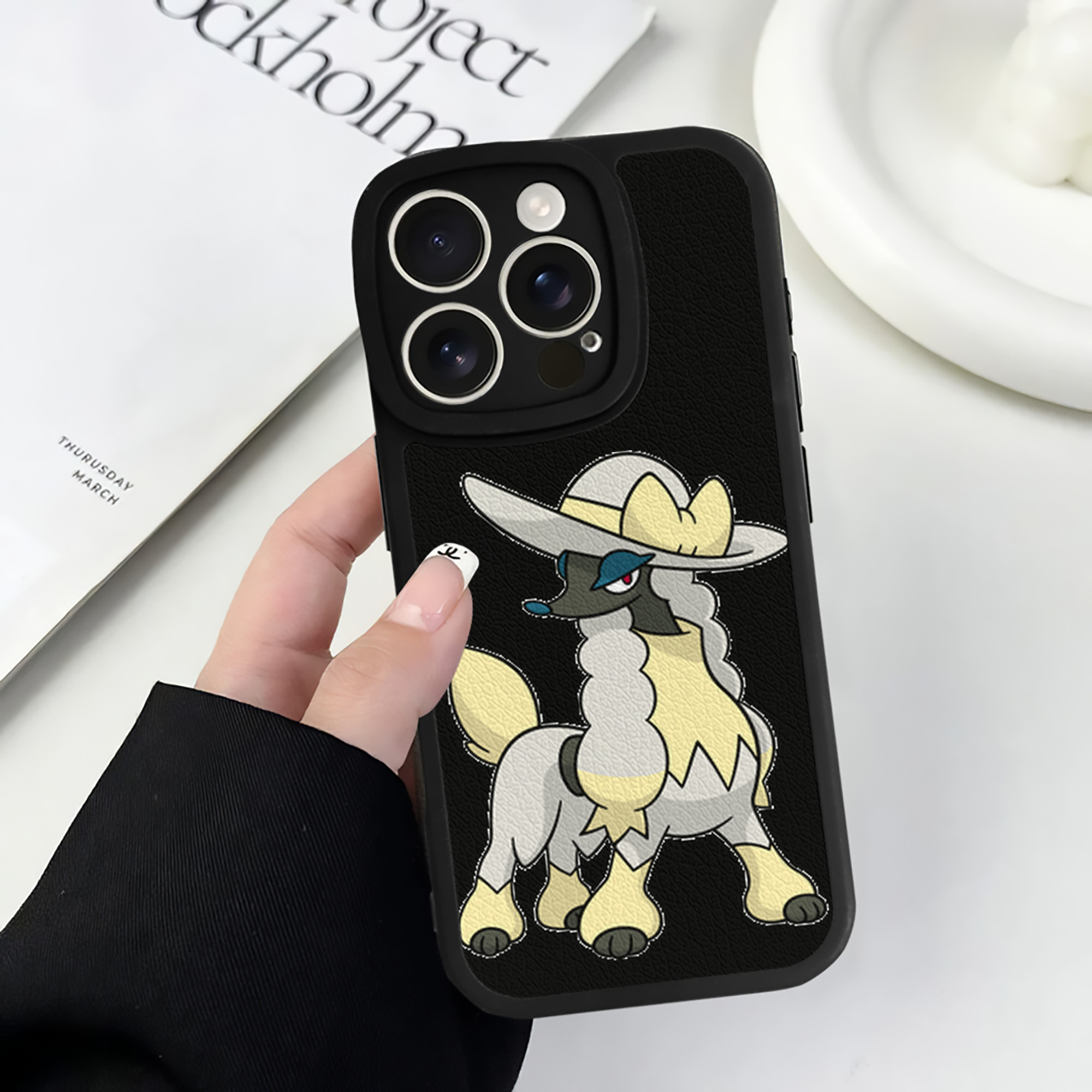 （画像用） ポケットモンスター Pokémon 【iPhone 16シリーズ対応】シリコンスマホケース（レザー調） 材質：シリコン